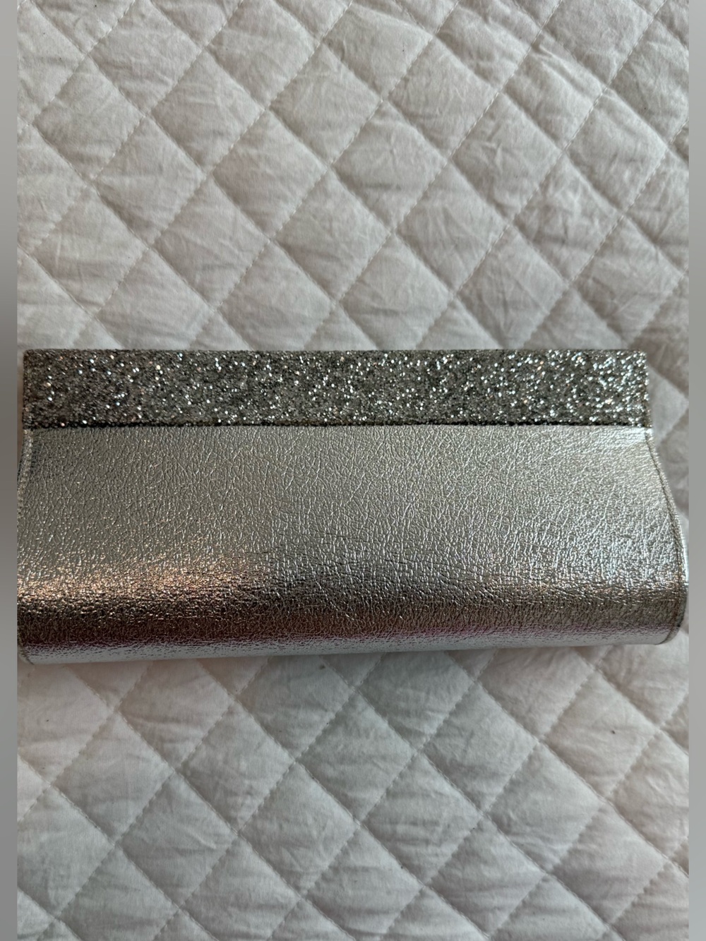 Silver Glitter Vintage with metal hinges to open the Clutch